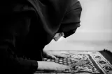 Tata Cara Sholat Istikharah Lengkap dengan Doa dan Bacaan Niat dalam Mengambil Keputusan