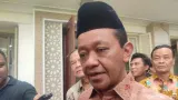 Bahlil Buka Suara soal Penyebab Antrean BBM Subsidi di SPBU Makassar