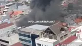 Padamkan Kebakaran di Gambir, 2 Petugas Damkar Dibawa ke Rumah Sakit