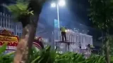 Pemasangan Pagar Tinggi di Sejumlah Mal Jakarta dan Surabaya Menjelang Agustus Jadi Sorotan