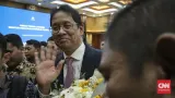 Purbaya Pamer Momen Kasih Makan Ikan di Kolam Usai Kena Reshuffle