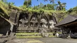Kisah Sudono Salim dan Ritual Gunung Kawi di Balik Gurita Bisnis Salim Group