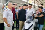 Wakil Presiden Gibran Tinjau Pabrik Motor Listrik di Banten, Dorong Sinergi Pendidikan dan Industri