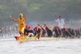 Fenomena Global Tari Bocah Pacu Jalur dan Tantangan Pelestarian Tradisi Riau