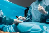 Teknologi Robotik da Vinci Xi Bantu Operasi Kanker Prostat dengan Sayatan Kecil